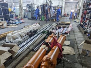Участок по ремонту гидроцилиндров, валов и гильз, букс, поршней и др. комплектующих СДМ Гидравлика