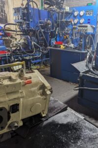 Настройка гидронасосов на стенде