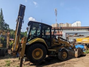 Диагностика и ремонт гидравлики экскаваторов-погрузчиков в Москве