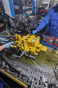 Настройка распределителя гидравлики экскаватора